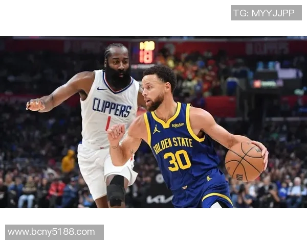 库里与哈登对决历史战绩分析及两位球星的影响力比较 库里与哈登对决历史战绩分析及两位球星的影响力比较