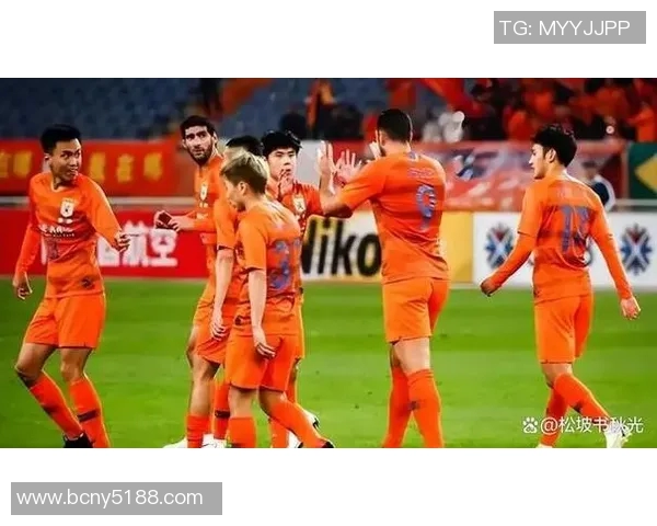 广东恒大与鲁能泰山的巅峰对决谁将笑到最后引发球迷热议 广东恒大与鲁能泰山的巅峰对决谁将笑到最后引发球迷热议