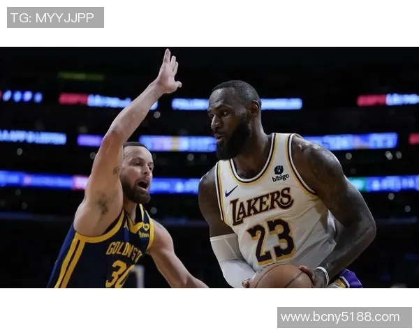 湖人对阵火箭与骑士精彩比赛录像回顾及精彩瞬间分析