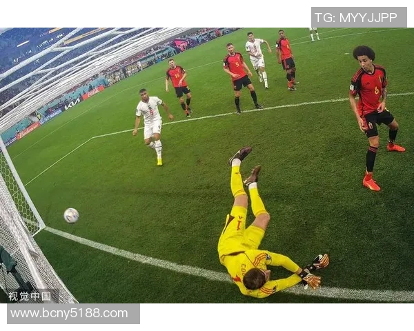 库尔图瓦：守护球门的巨人如何在绿茵场上书写传奇故事