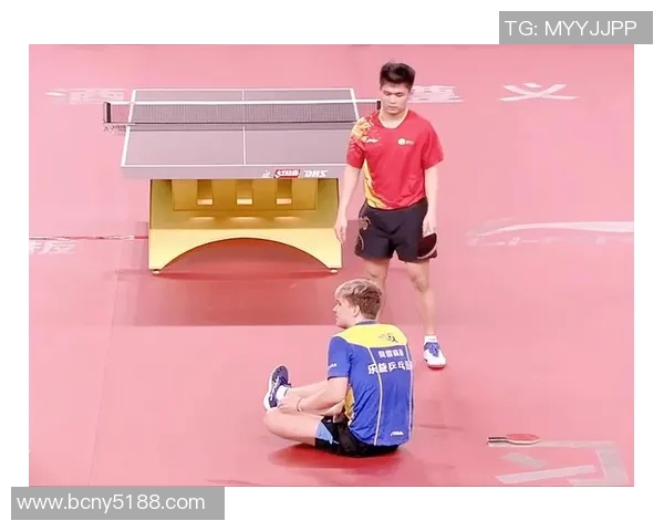 理文足球队与南区足球会激战正酣争夺联赛荣耀的精彩对决