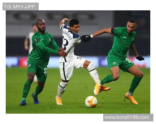 亚特兰大联与木材的激烈对决揭示了足球战术的魅力与团队合作的重要性 亚特兰大联与木材的激烈对决揭示了足球战术的魅力与团队合作的重要性