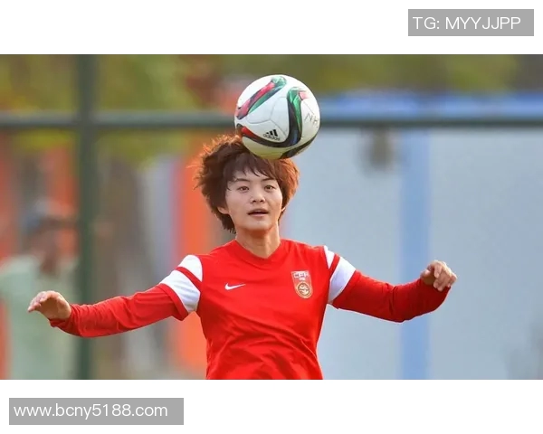 女足与男足精彩瞬间对比云相片展现足球魅力与风采 女足与男足精彩瞬间对比云相片展现足球魅力与风采