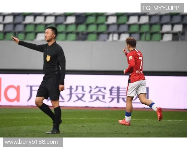 广州足球队与重庆足球队耐力对决赛后分析与总结 广州足球队与重庆足球队耐力对决赛后分析与总结