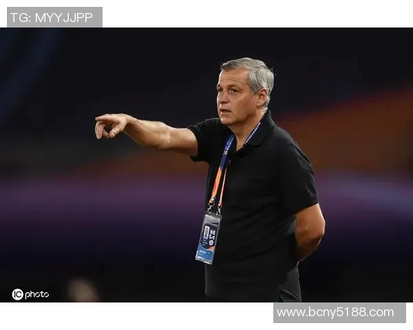 杭州飞盘队的战术节奏解析与其他球队的对比分析MBA 杭州飞盘队的战术节奏解析与其他球队的对比分析MBA