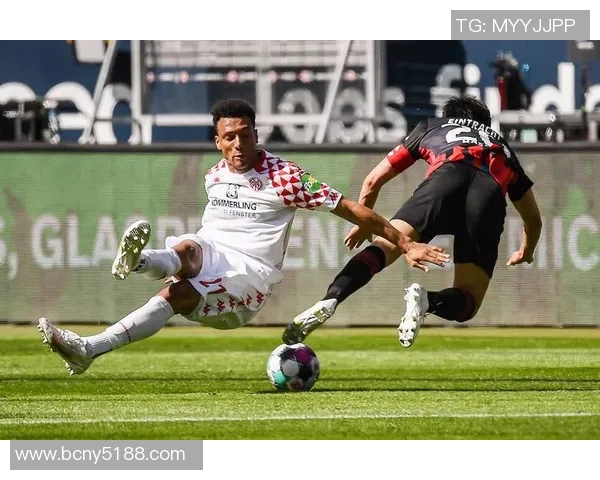 美因茨与法兰克福激战正酣谁能在德甲赛场上笑到最后