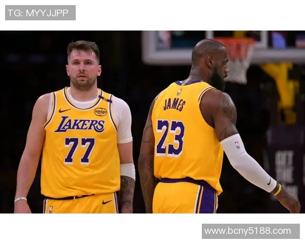 马刺与湖人激战正酣八日对决引发球迷热议与期待